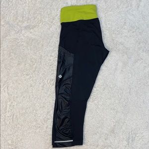 Black lululemon capri